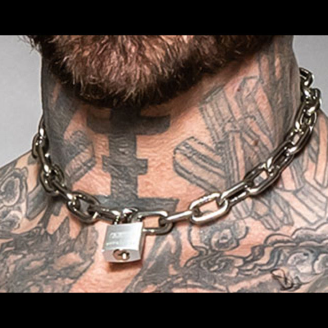 Chain and lock hot sale necklace gay